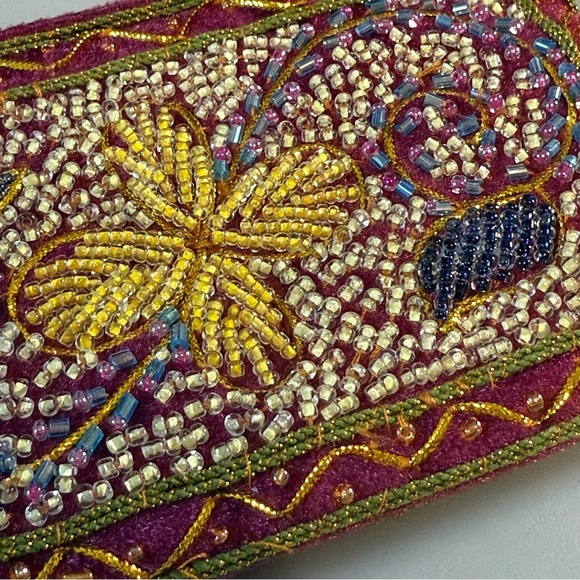 Beautiful Handmade Floral Design Beaded Pouch - Picture 3 of 4